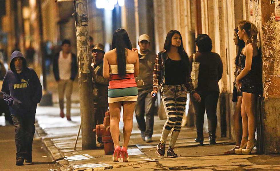 Prostitutes Barranca, Where find a prostitutes in (PE)
